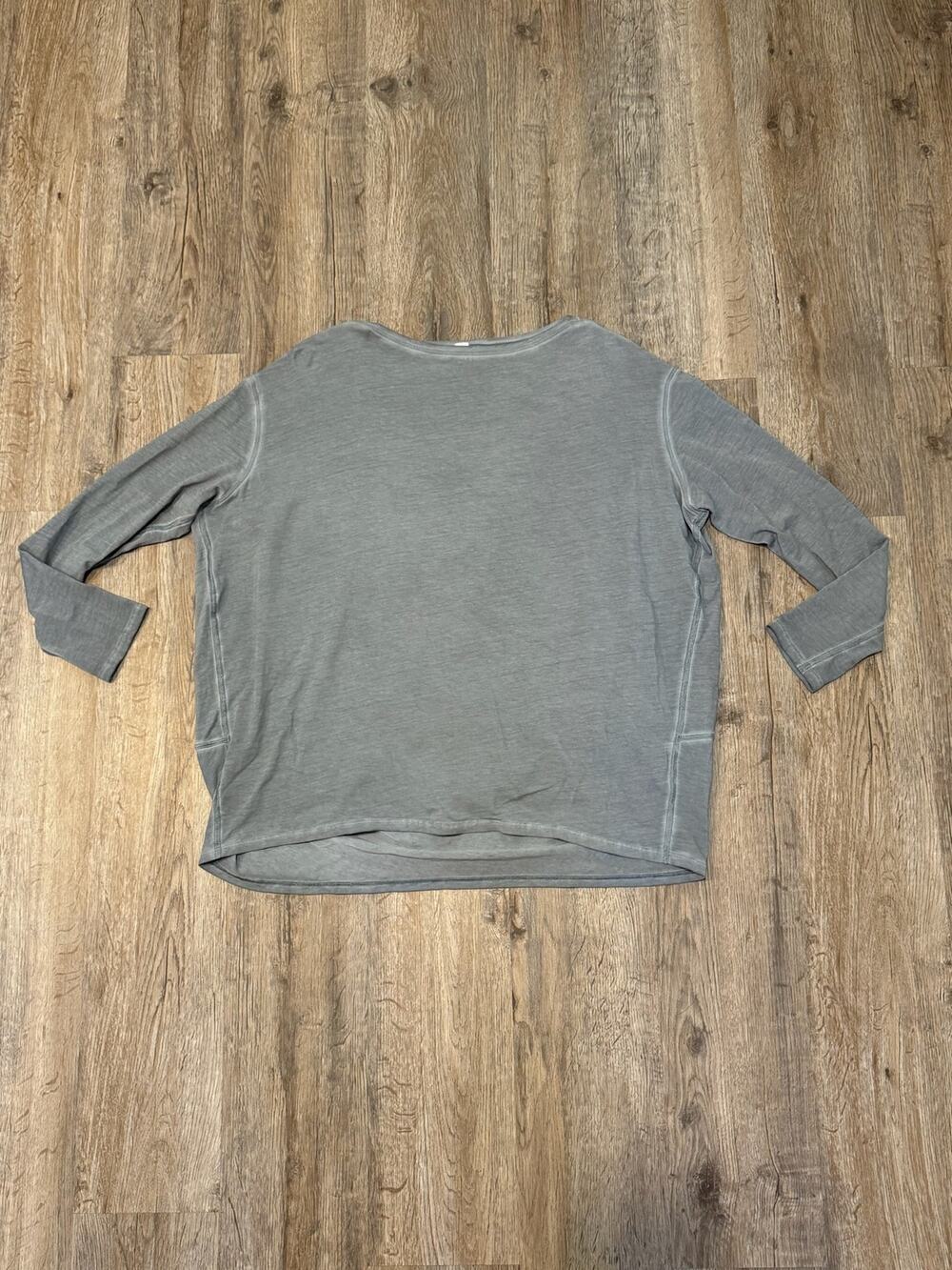 Lululemon Women's Back In Action Long Sleeve Size 6